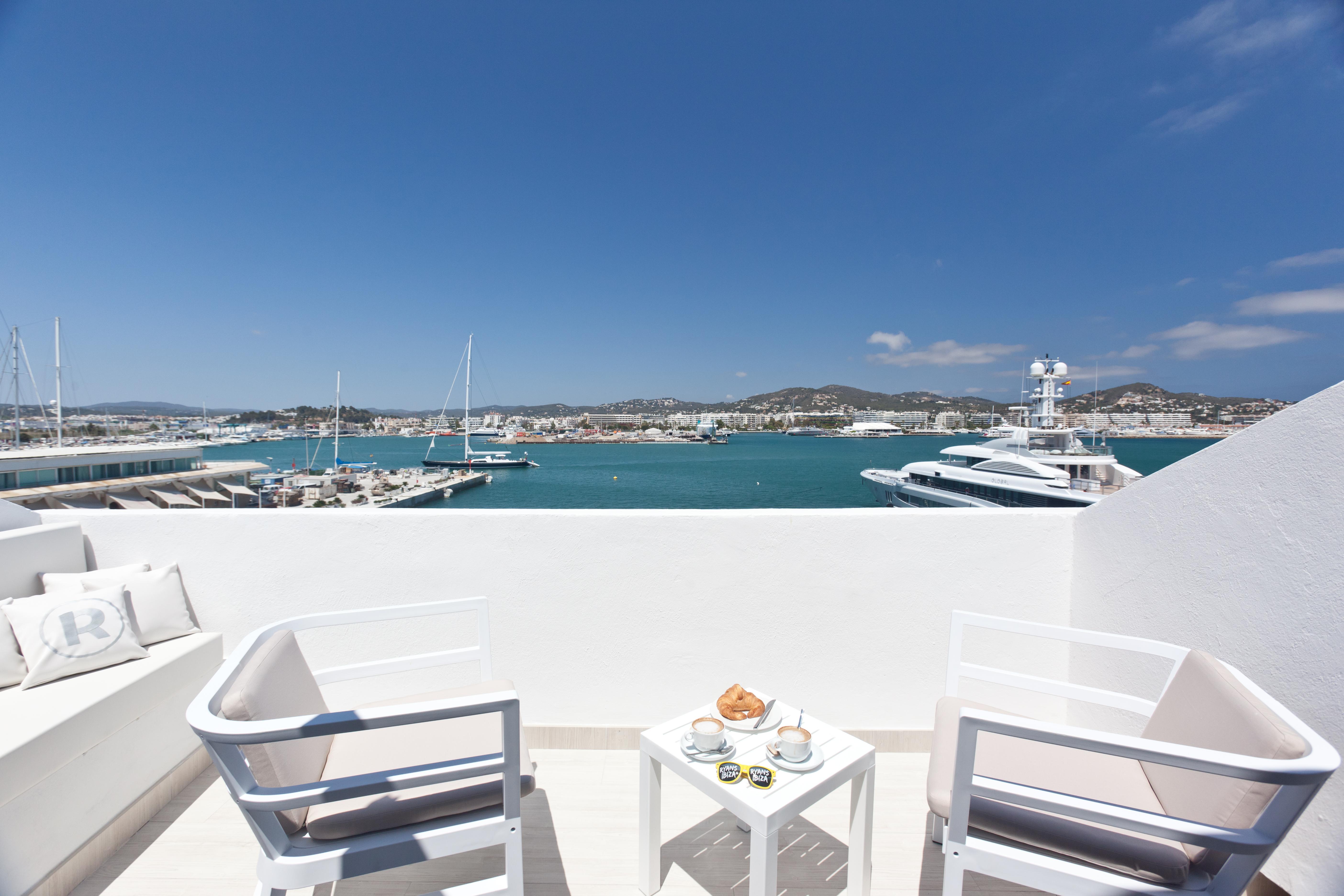 Ryans La Marina (Adults Only) Hotell Ibiza stad Exteriör bild