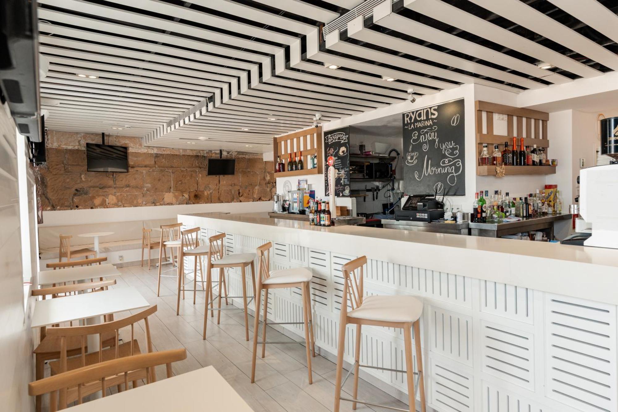 Ryans La Marina (Adults Only) Hotell Ibiza stad Exteriör bild