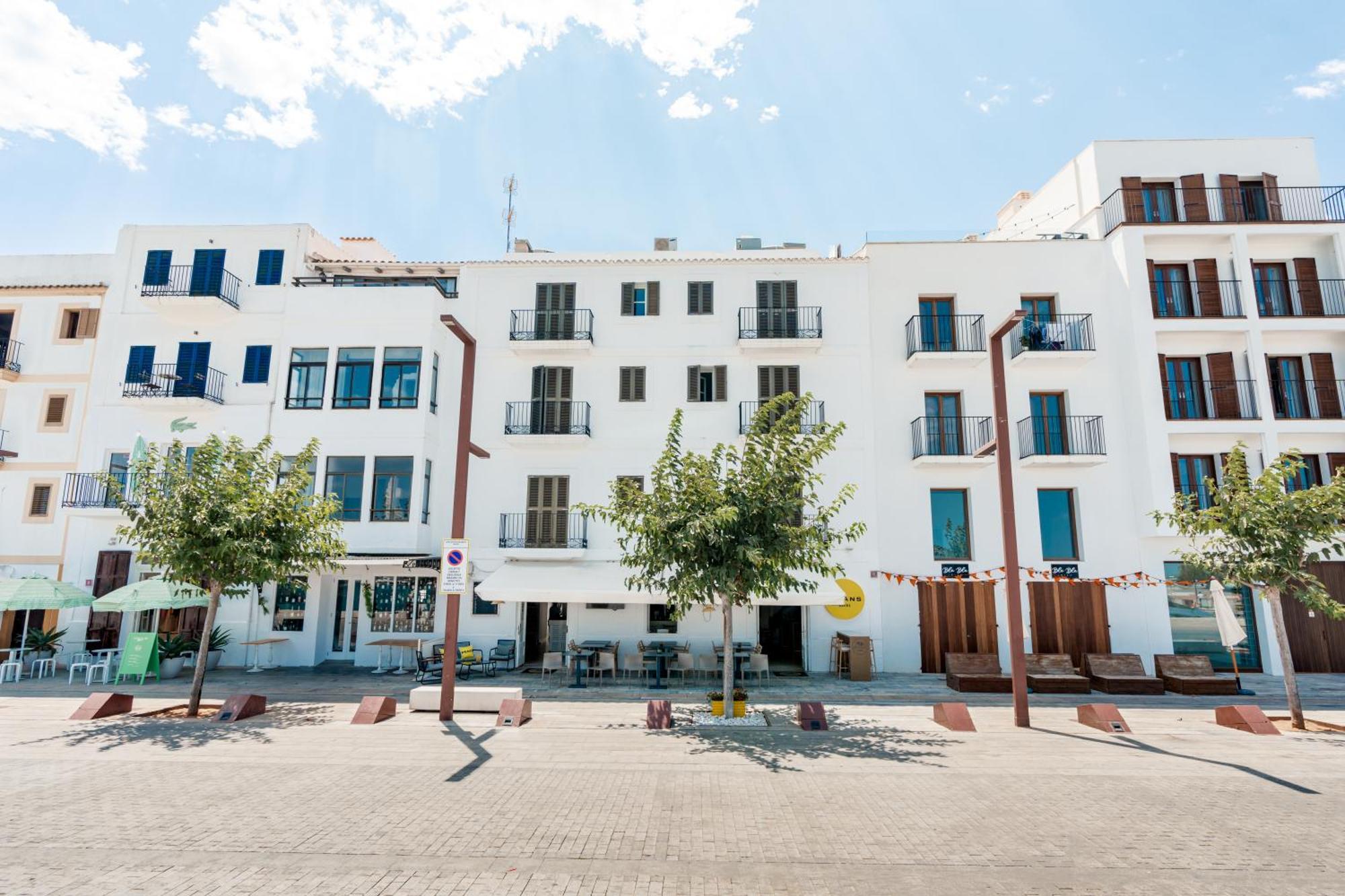 Ryans La Marina (Adults Only) Hotell Ibiza stad Exteriör bild