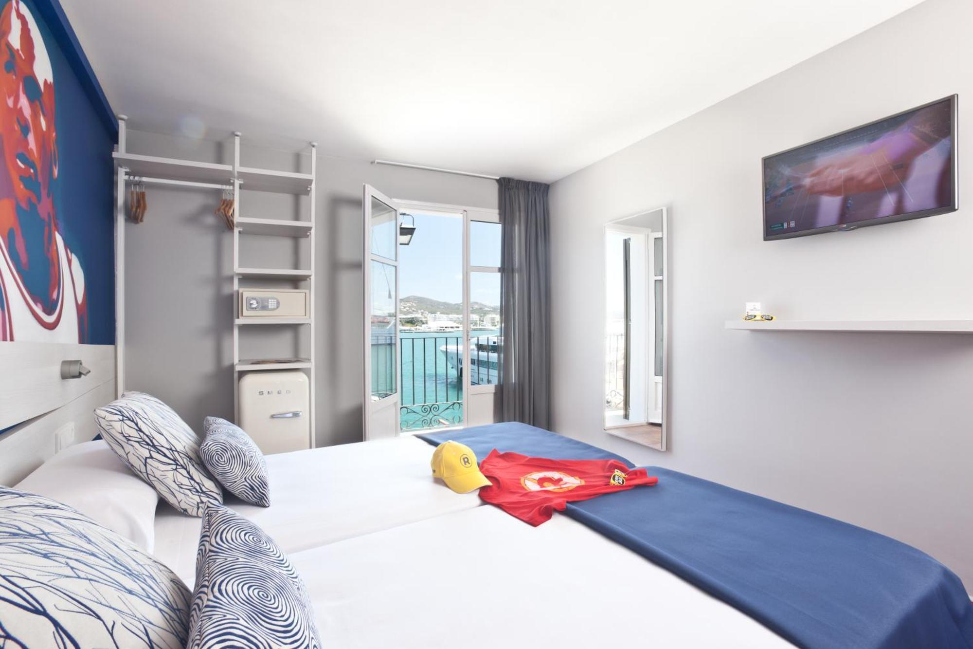 Ryans La Marina (Adults Only) Hotell Ibiza stad Exteriör bild
