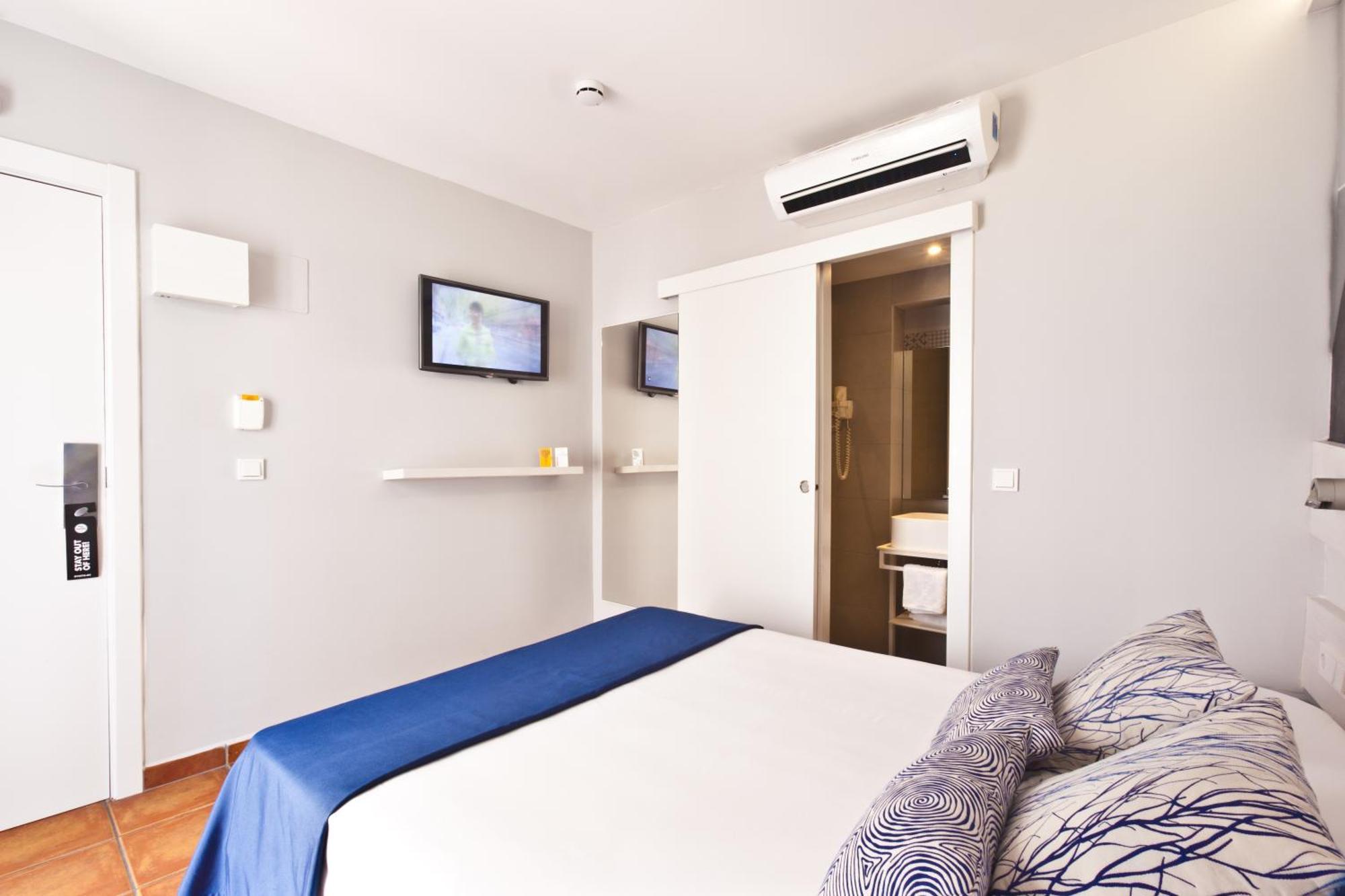 Ryans La Marina (Adults Only) Hotell Ibiza stad Exteriör bild