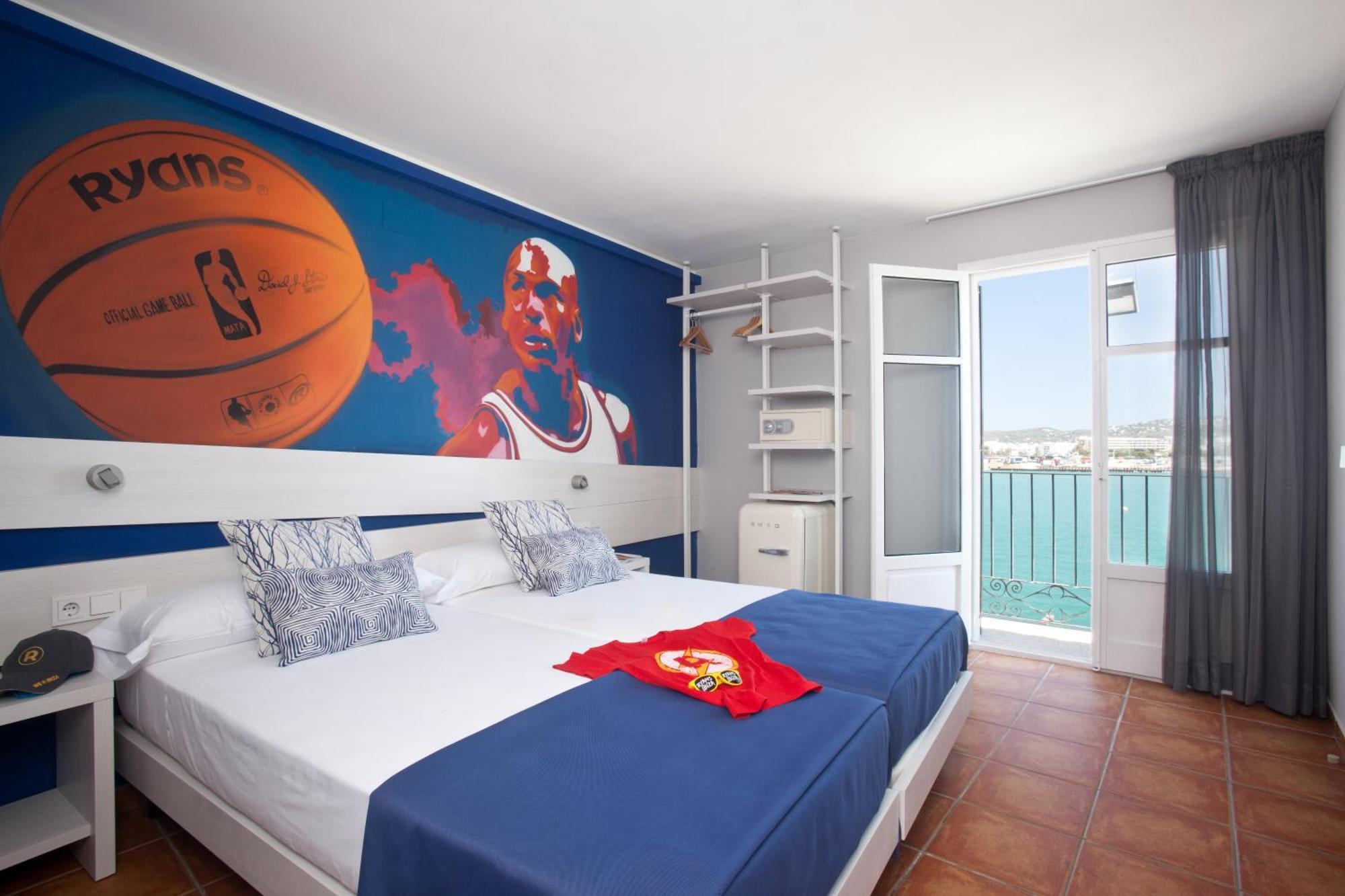 Ryans La Marina (Adults Only) Hotell Ibiza stad Exteriör bild